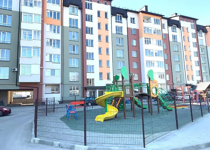 Комфортна Квартира. Поруч Парк