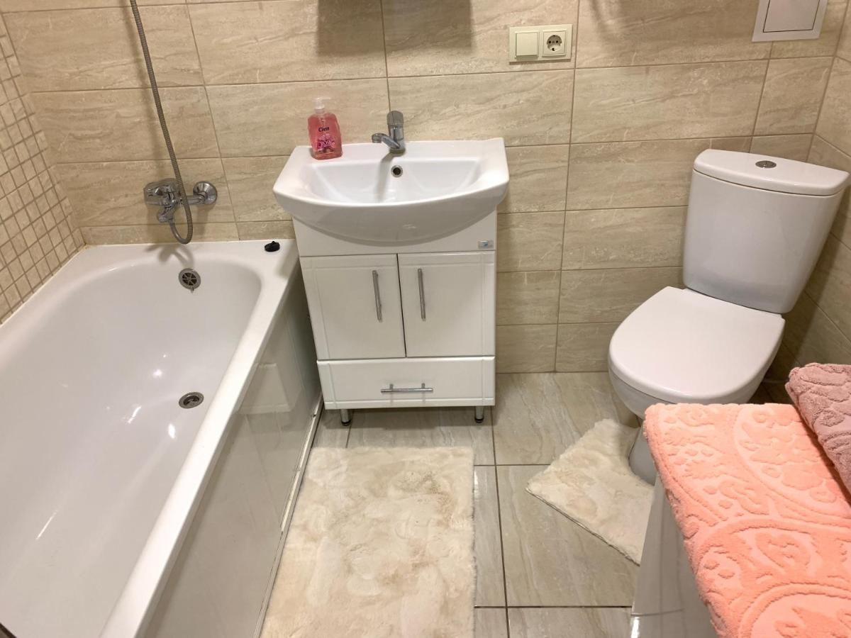 комфортна квартира. поруч парк Apartment Ternopil